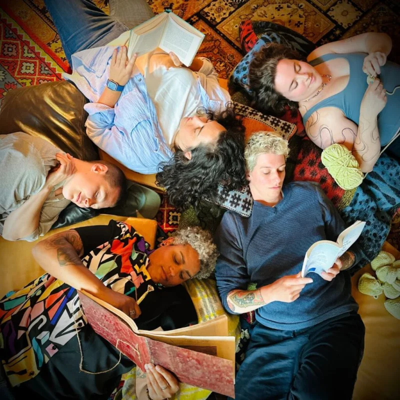 Queer Unplugged Pride: Kussenstaking featured image