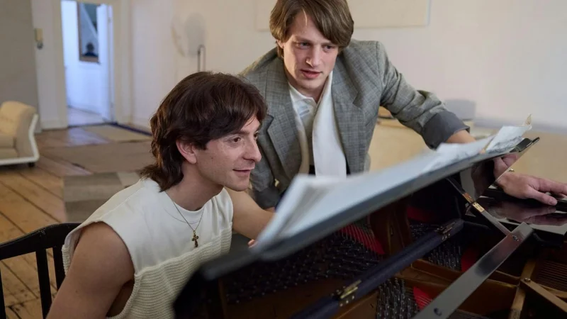 'And Then We Danced' Star Portrays Queer Music Icon in New Amsterdam-Set Film 'Youri'