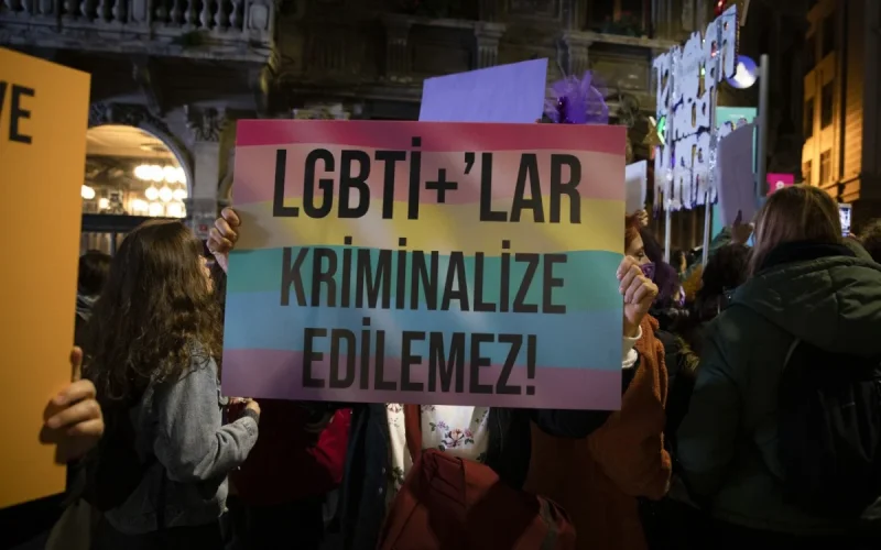 Ankara Gay Bar Raided Under 'Public Morality' Pretext, Seven Arrested