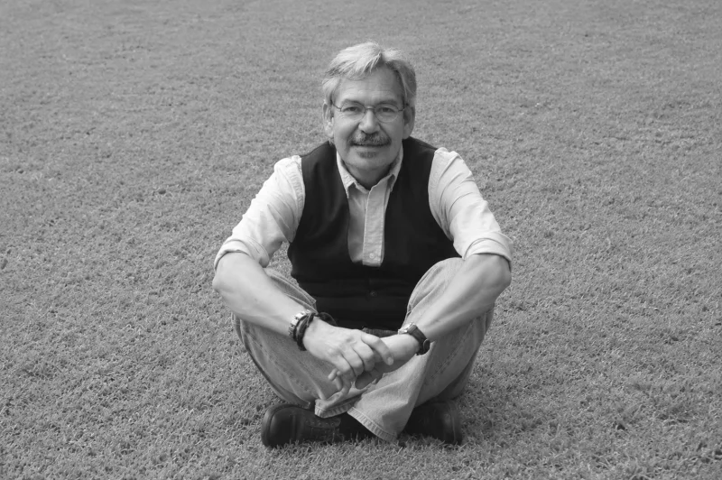 Benjamin Alire Sáenz, Author of 'Aristotle and Dante,' Dies at 71