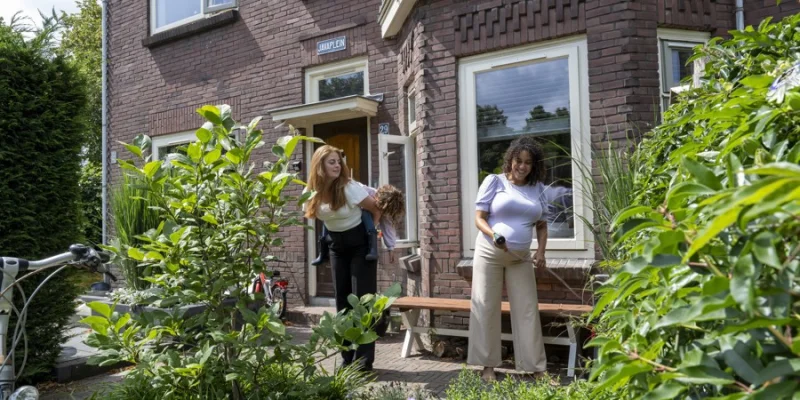 Nearly 10,000 Same-Sex Couples Raising Children in the Netherlands, New Data Shows