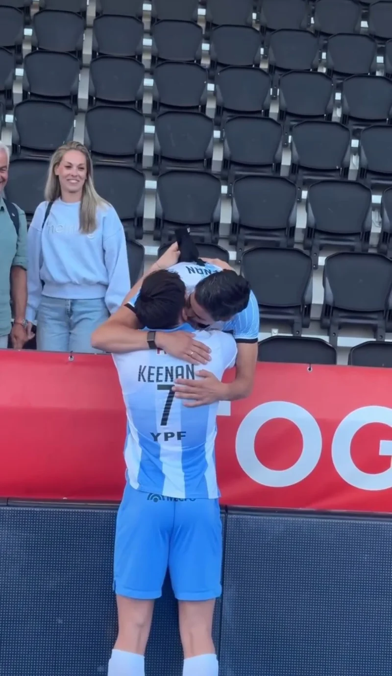 Rob Jetten Kisses Fiancé Nicolás Keenan in Viral Hockey World Cup Clip