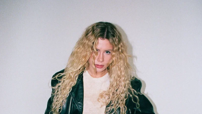 Slayyyter's 'Wor$t Girl In America': A Cinematic Dive into Indie Sleaze and Queer Hedonism