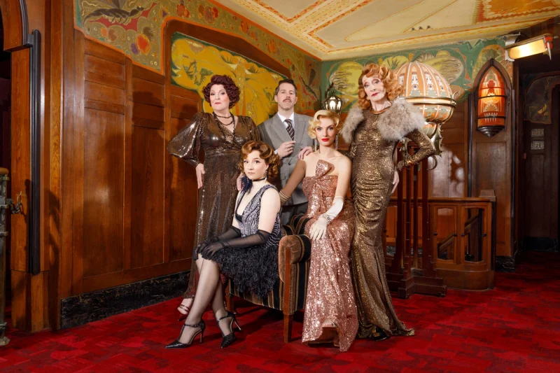 Dutch Musical Classic 'Foxtrot' returns to the stage