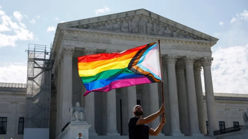 US Supreme Court Rejects Anti-Gay Clerk's Bid to Overturn Marriage Equality